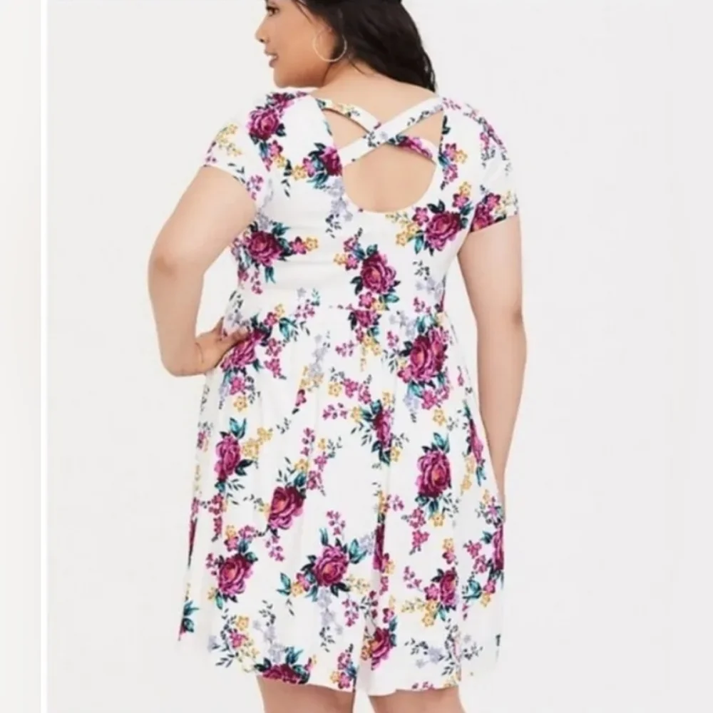 Torrid Floral Challis Skater Dress Lined White and Burgandy 1x - Picture 2 of 8